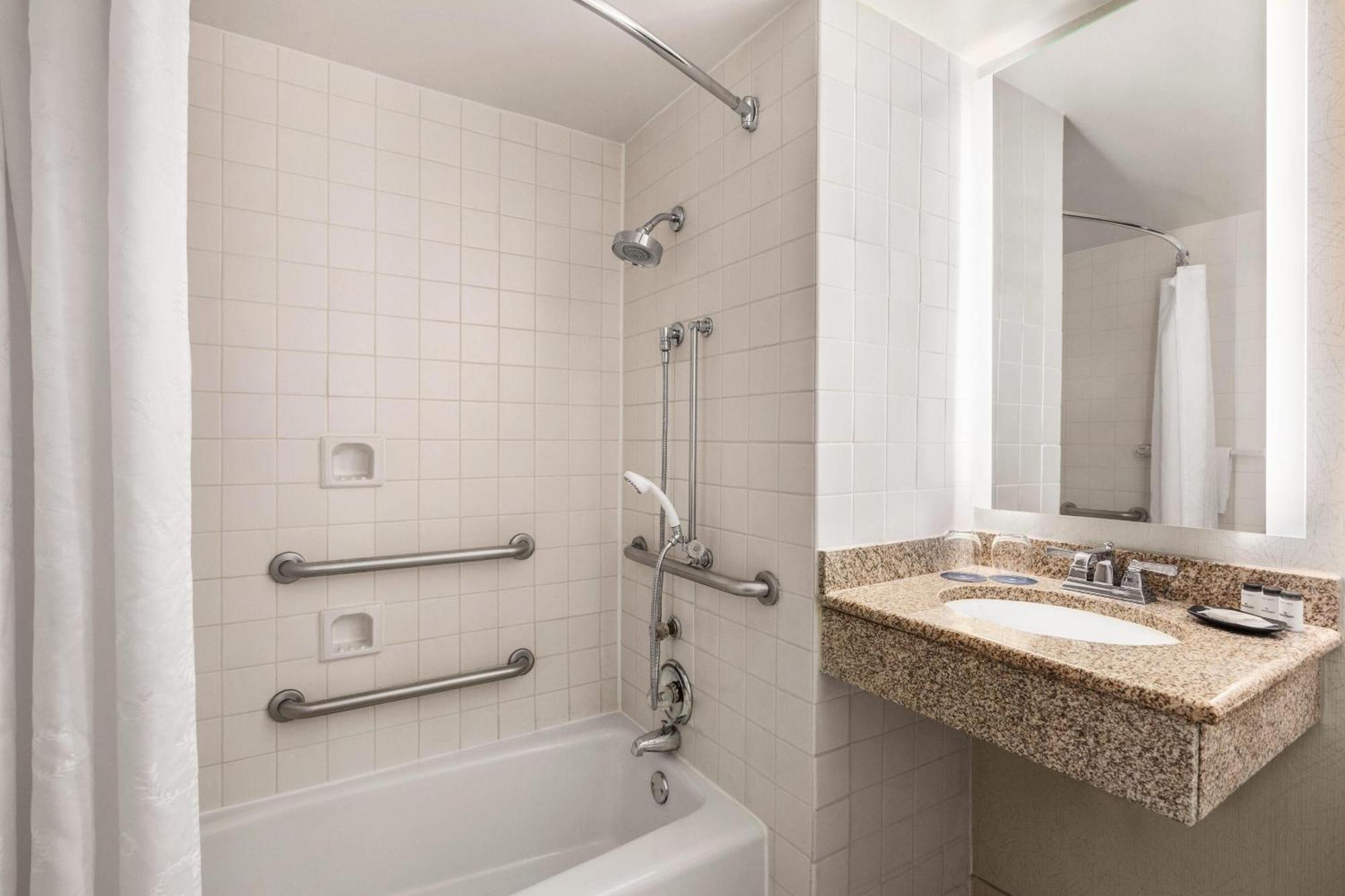 Sheraton Raleigh Hotel Kültér fotó