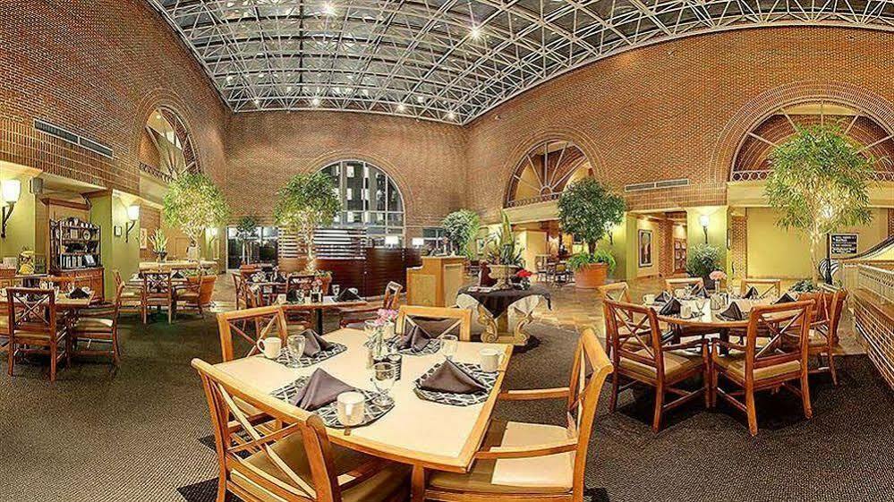 Sheraton Raleigh Hotel Kültér fotó